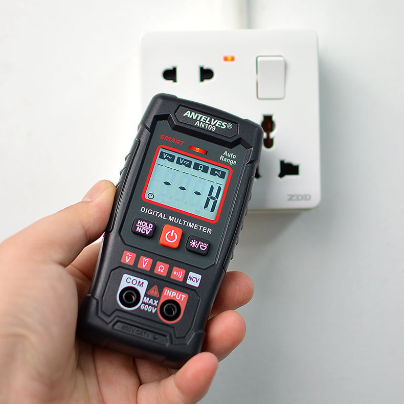 VoltageMultimeter – Digital Multimeter for Voltage and Frequency