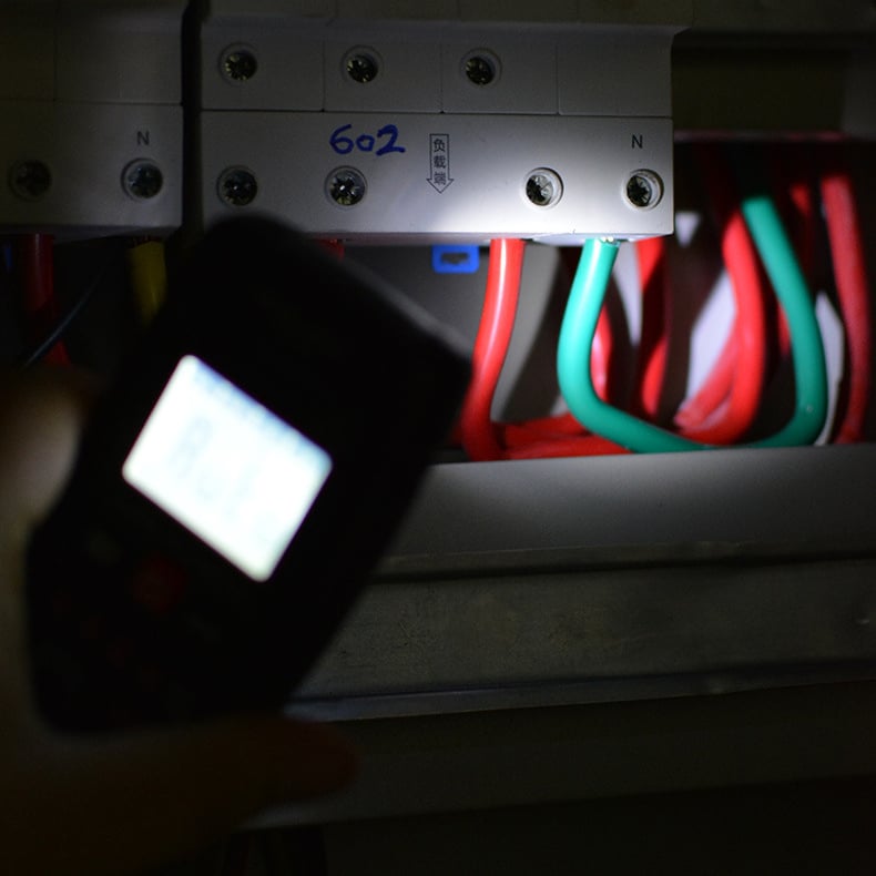 VoltageMultimeter – Digital Multimeter for Voltage and Frequency