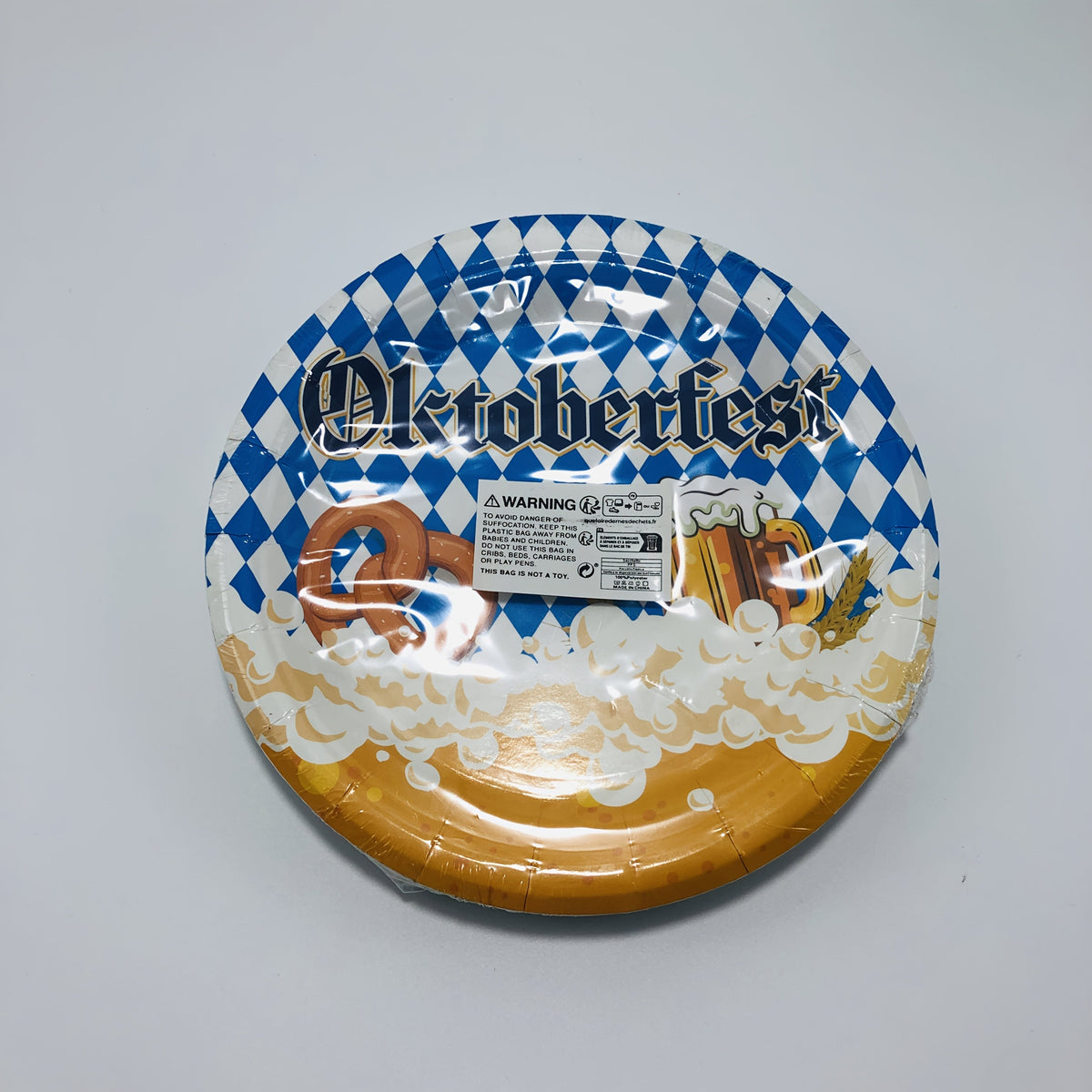Oktoberfest paper plate set, Bavarian diamond pattern