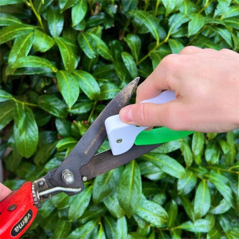 SharpMaster – Multifunctional outdoor knife and tool sharpener, set of 2