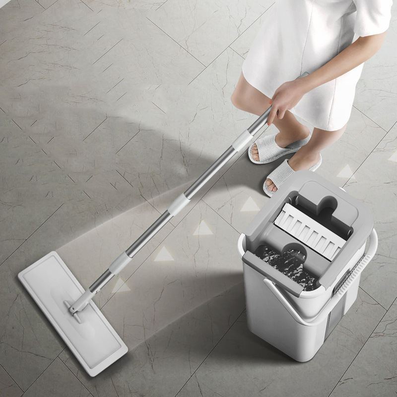 CleanMop Anwendung auf Fliesenboden