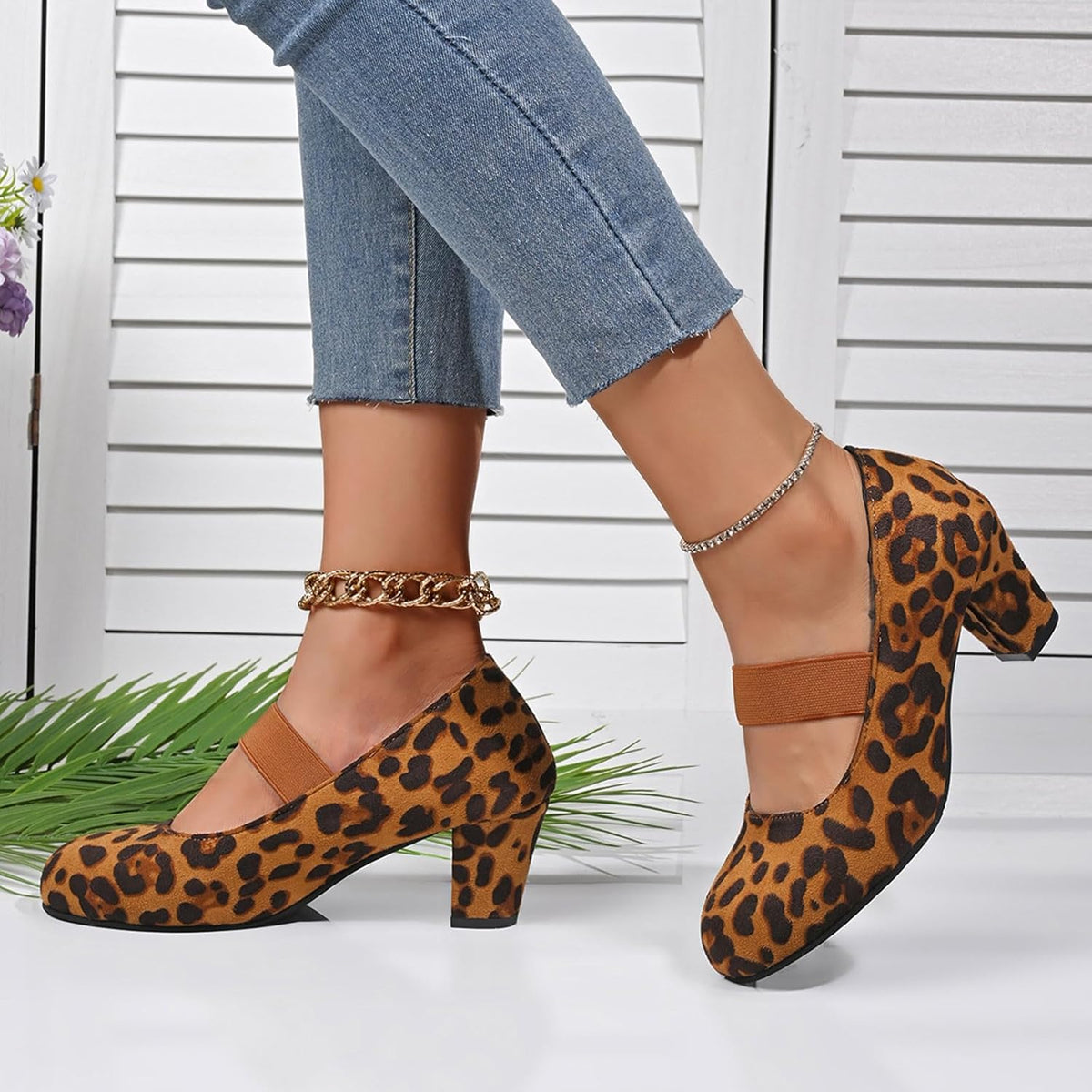 Traditional Women's Oktoberfest Shoes, Velvet Pumps with Elastic Straps
