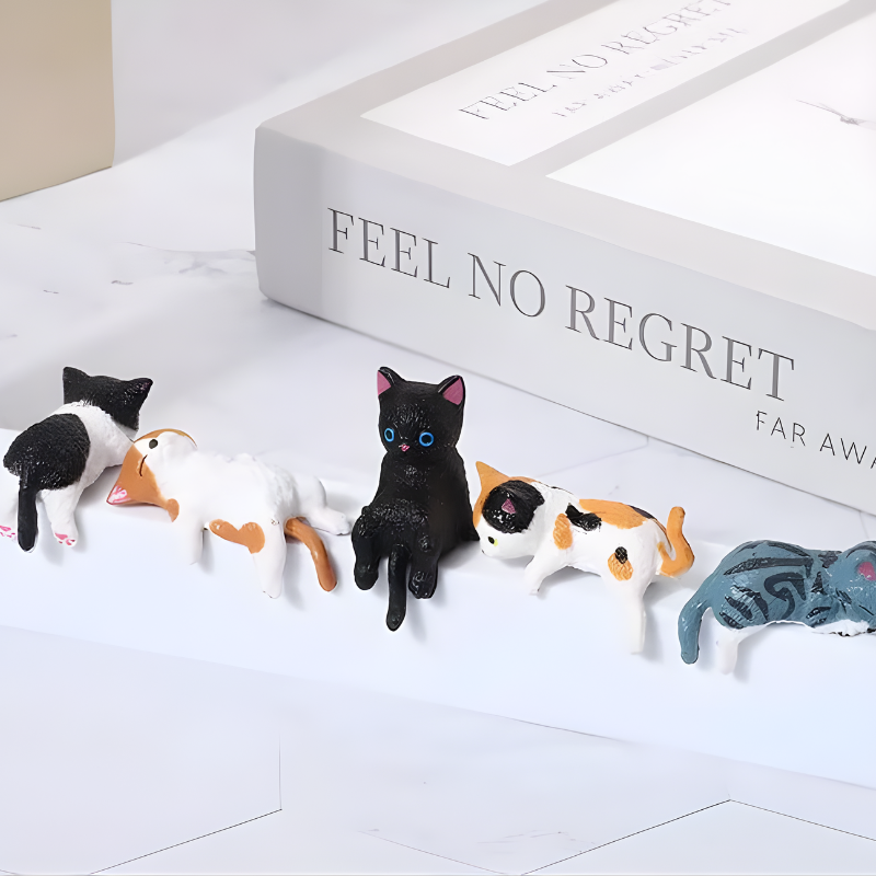 DeskFigurines – Minimalist Cat Figurines for the Office