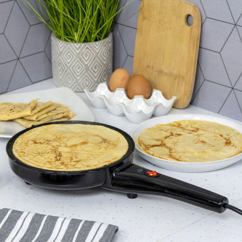 CrepeMaker – Electric crepe maker with even heat distribution