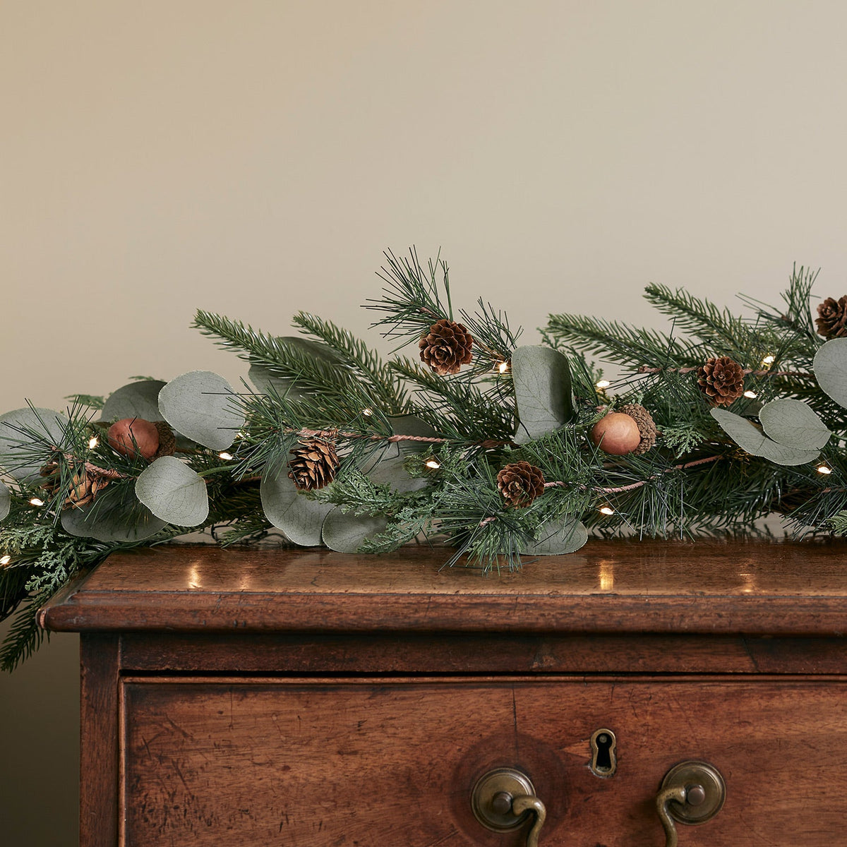 Lighted Acorn and Pinecone Christmas Garland – 1.5 m