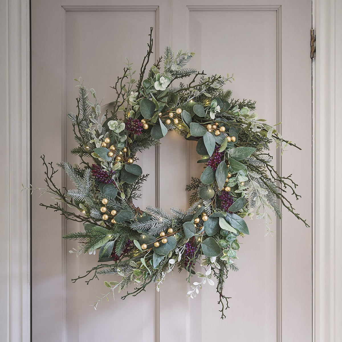 Lighted Berry Wreath Set with Candle Holder & Advent Candles – 45 cm