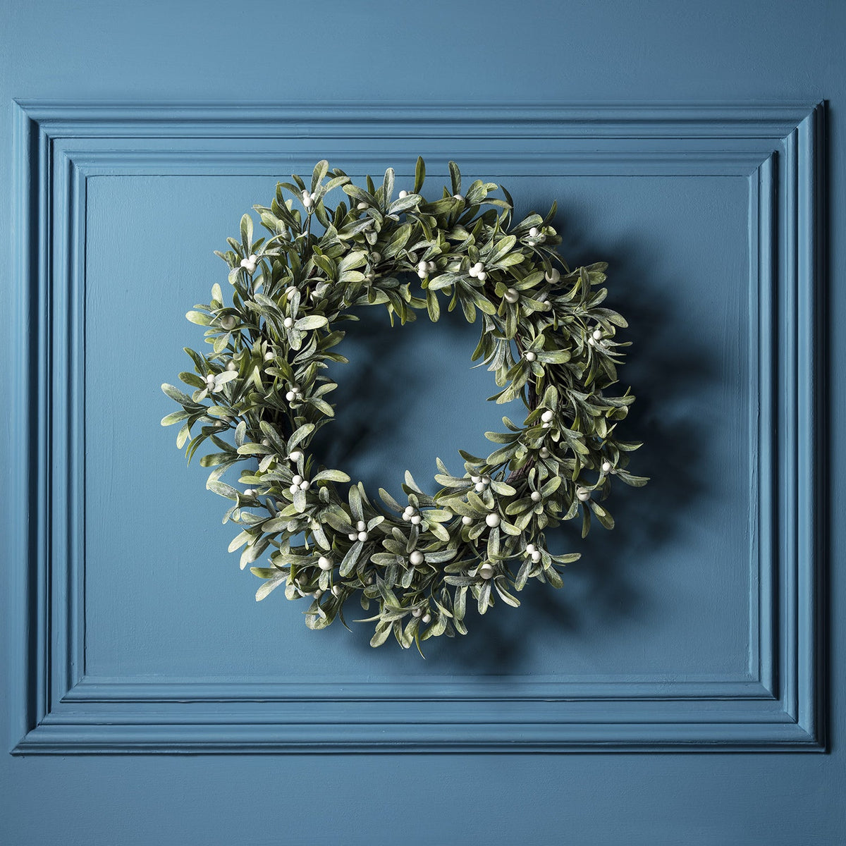 LED Mistletoe Wreath – Christmas Decoration 50cm