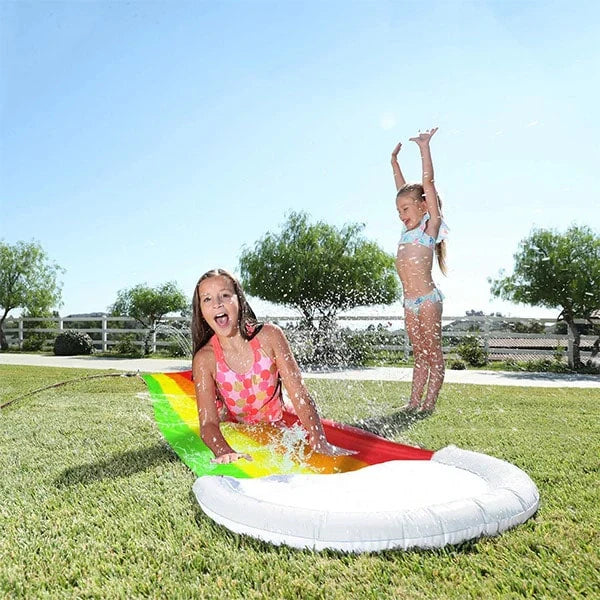WaterSlide zwei Kinder rutschen gemeinsam