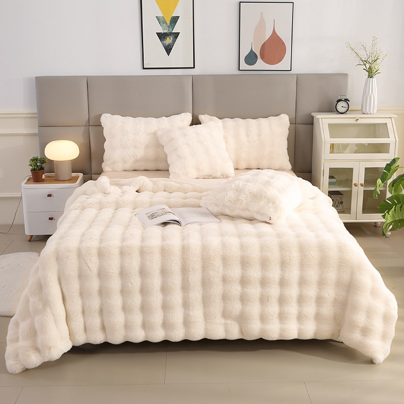 Extra Thick Throw Blanket – Fluffy Plush Blanket & Warm Winter Blanket for Sofa and Bed