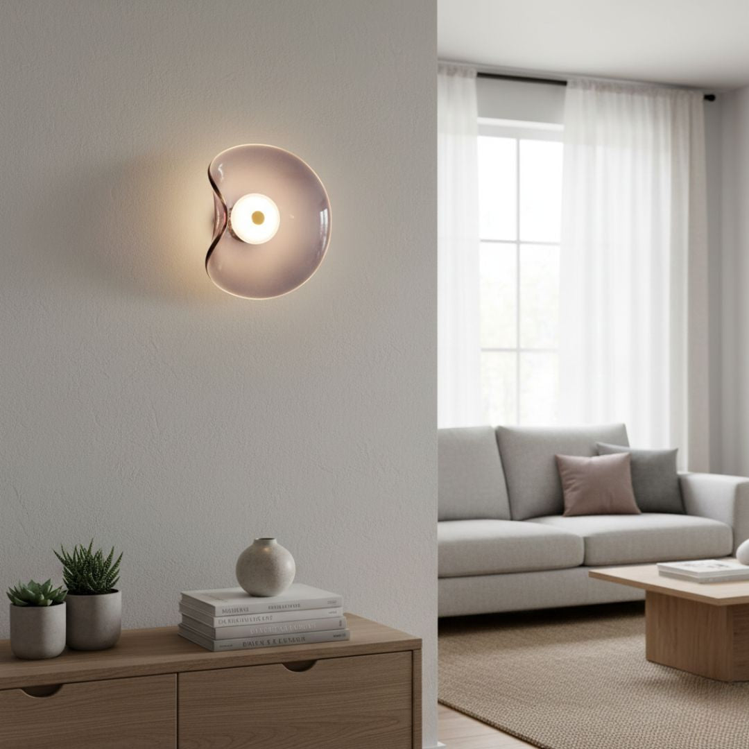Glas-Wandleuchte LED im Wohnzimmer an der Wand