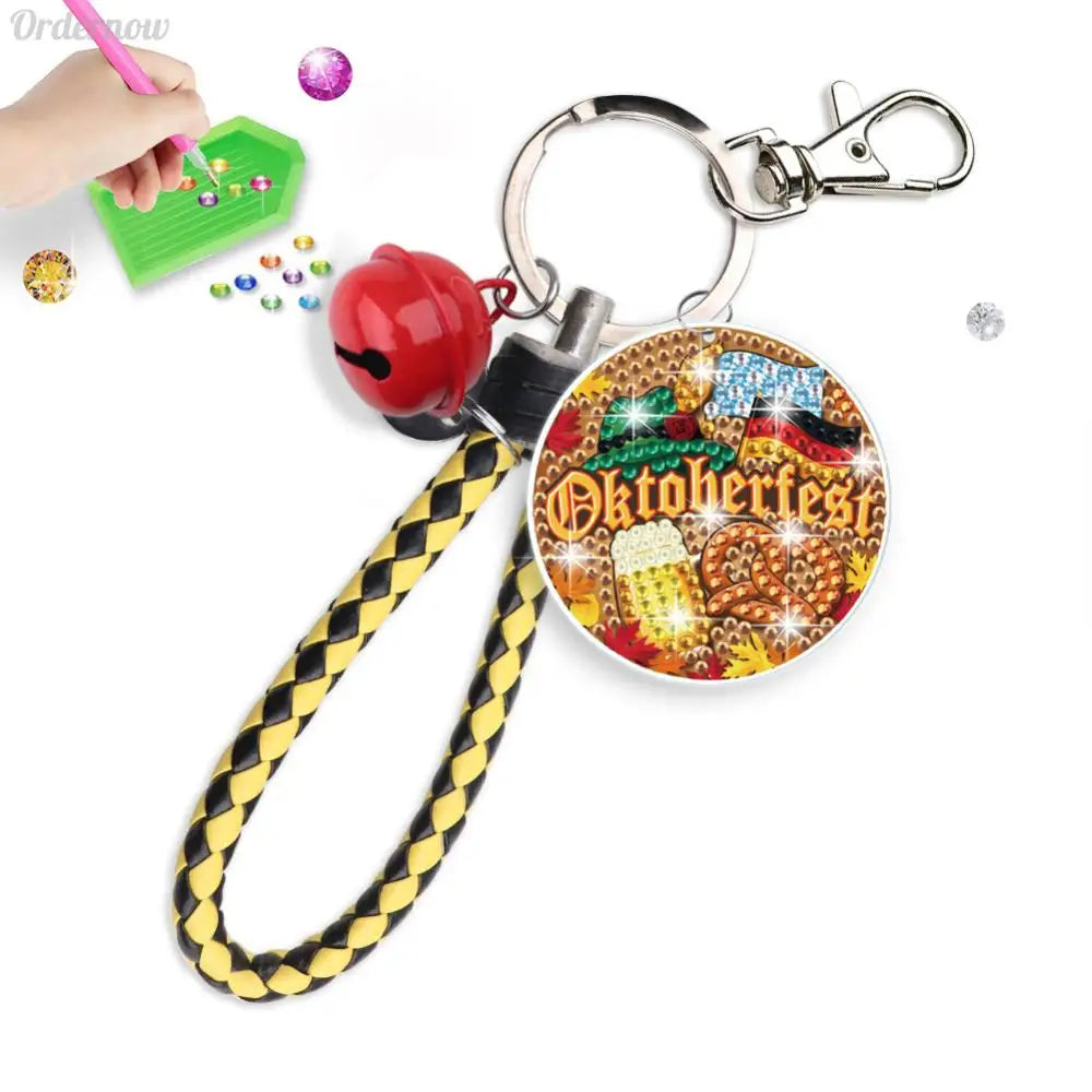 DIY Diamond Painting Keychain – Oktoberfest