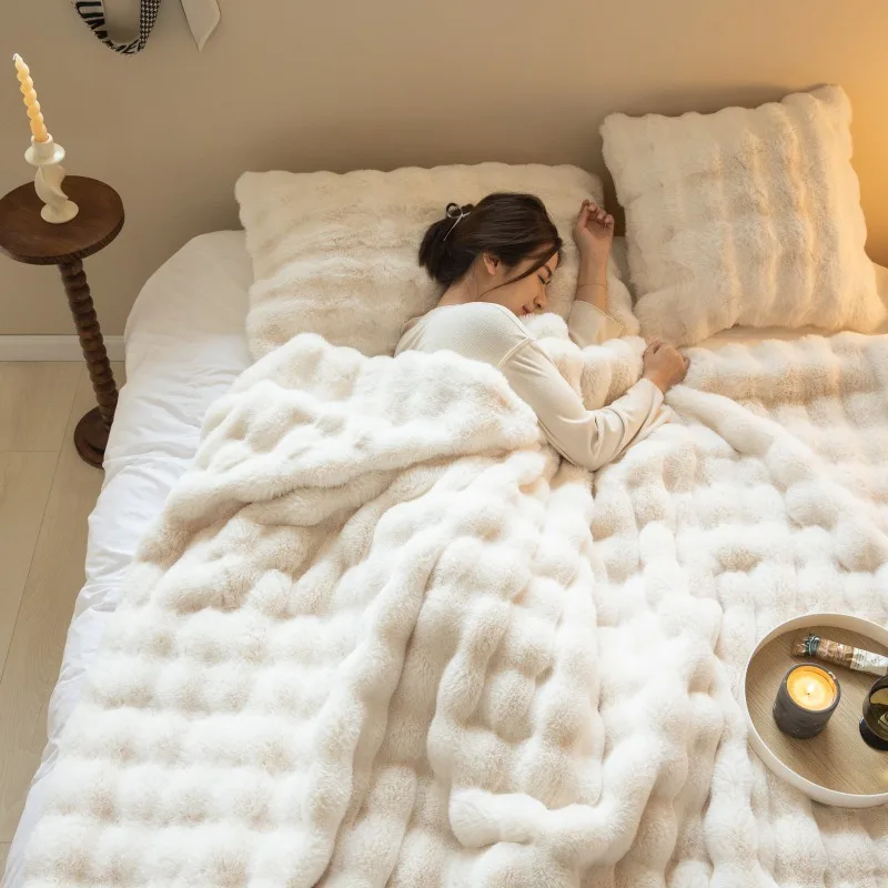 Extra Thick Throw Blanket – Fluffy Plush Blanket & Warm Winter Blanket for Sofa and Bed