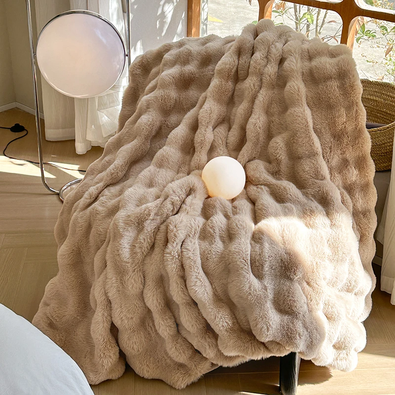 Extra Thick Throw Blanket – Fluffy Plush Blanket & Warm Winter Blanket for Sofa and Bed