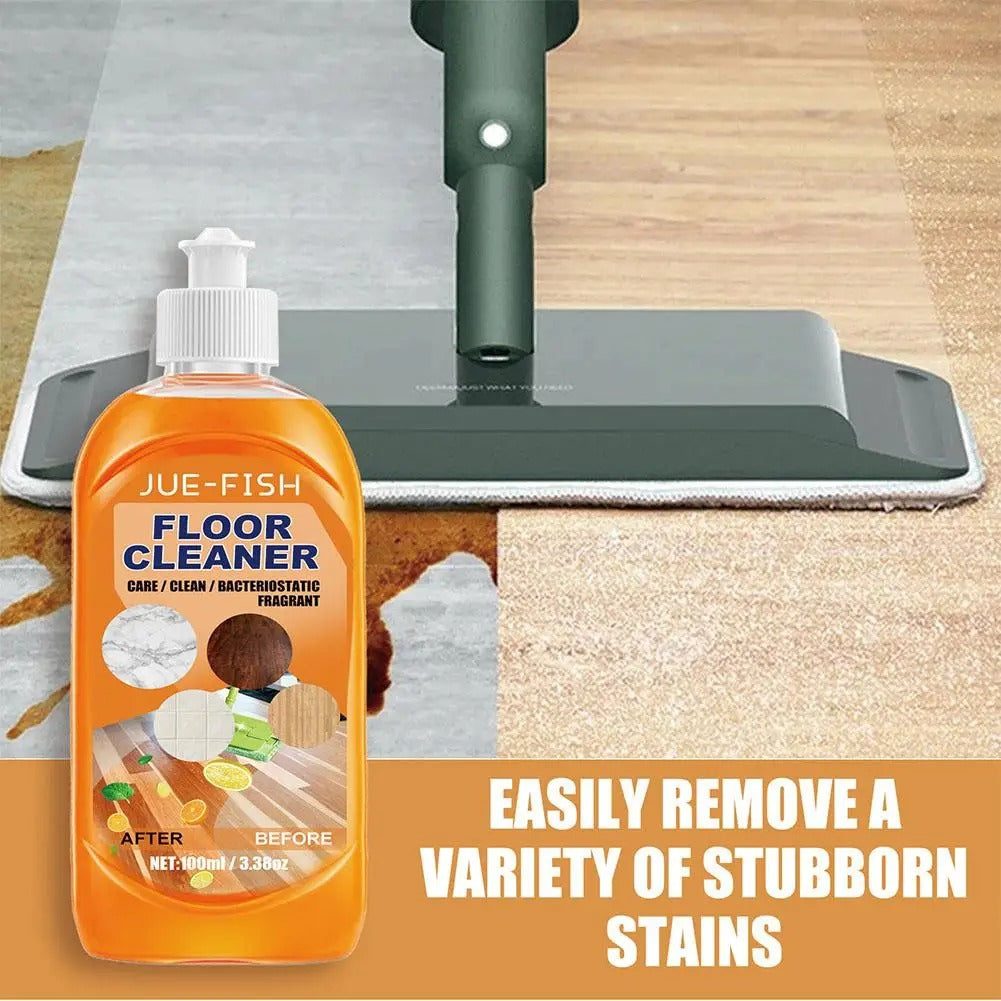 FloorCleaner beim Einsatz mit Flachwischmopp auf Fliesenboden, Vorher-Nachher-Detail eines Flecks
