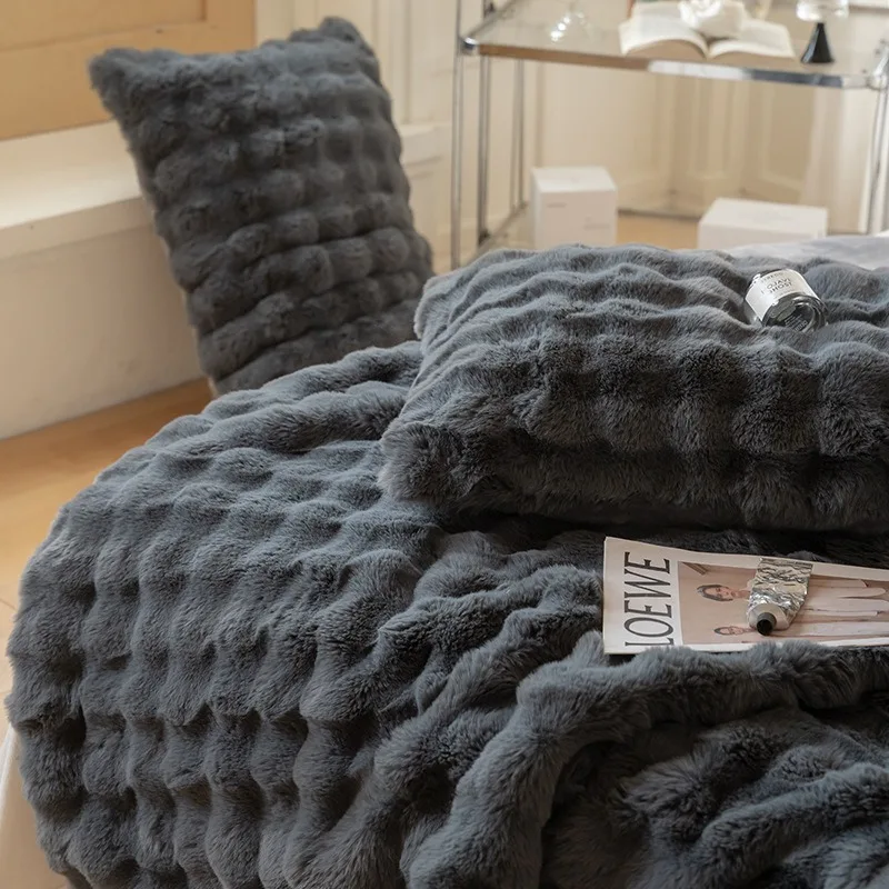 Extra Thick Throw Blanket – Fluffy Plush Blanket & Warm Winter Blanket for Sofa and Bed