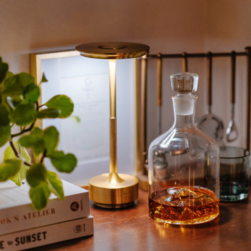 LuxeLamp – Touch bedside lamp with three light colors