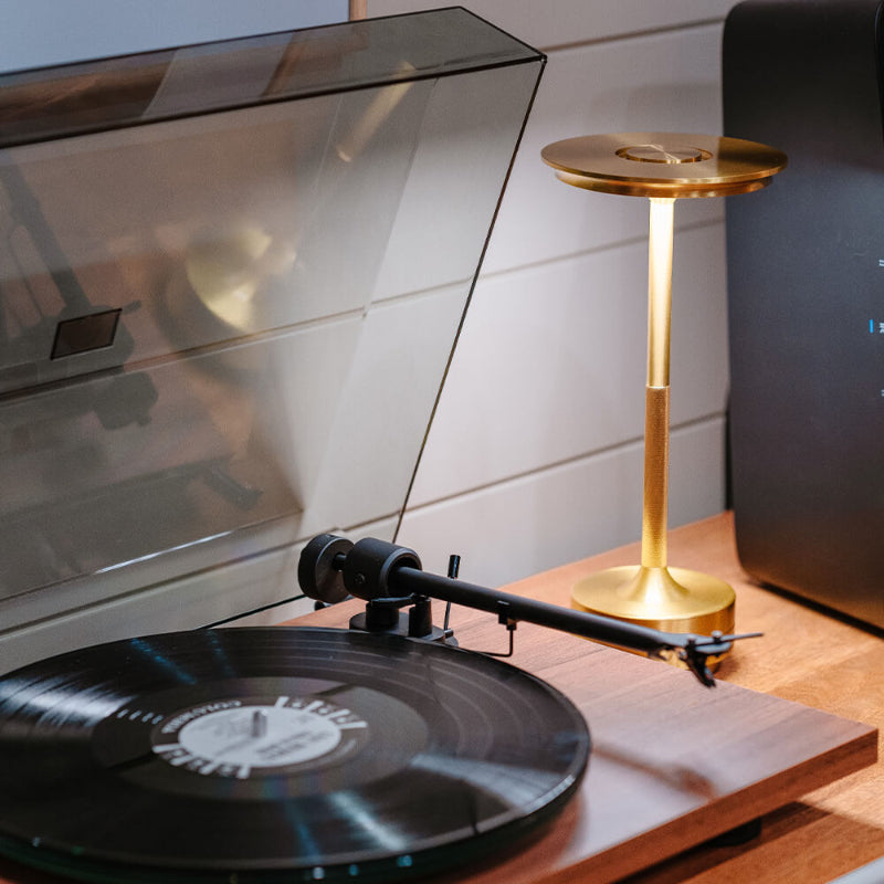 LuxeLamp – Touch bedside lamp with three light colors