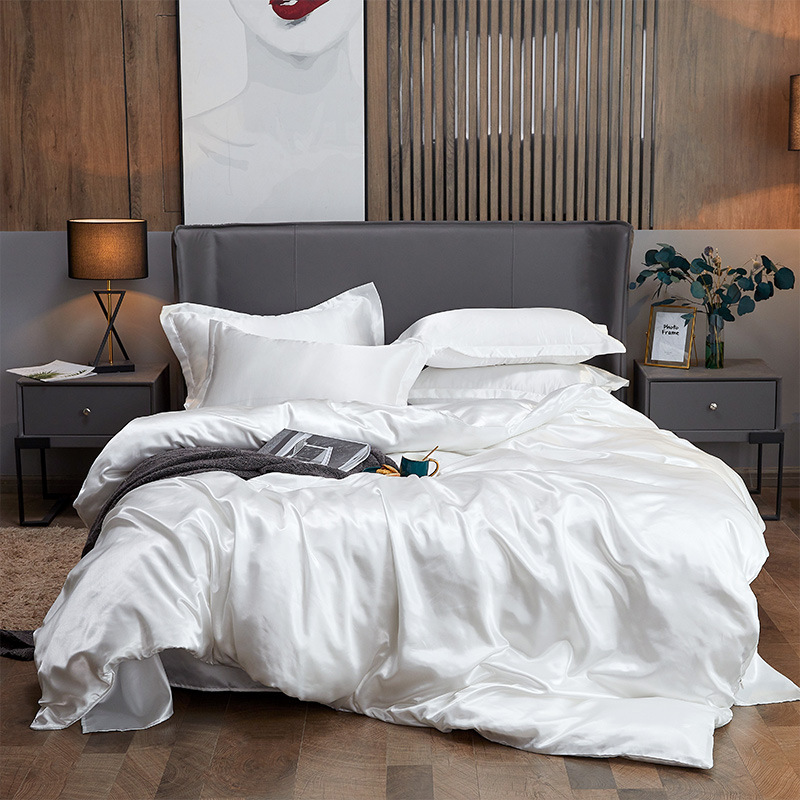 SatinSheet – Glossy satin bedding set