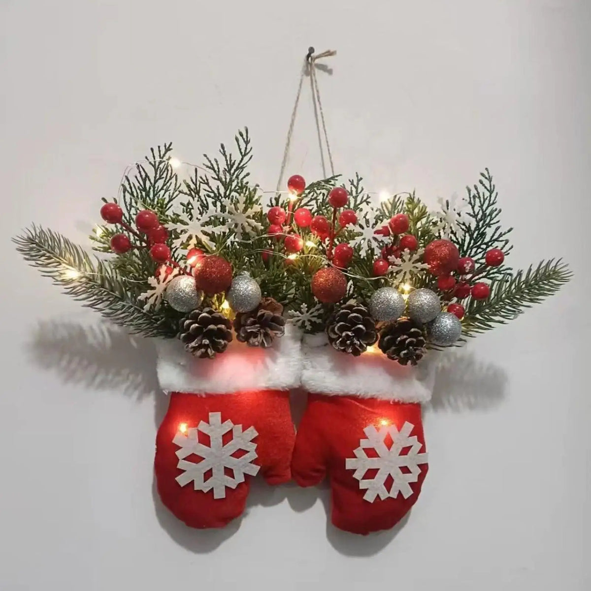 LED Christmas Wreath Mitten Shape – Battery Operated