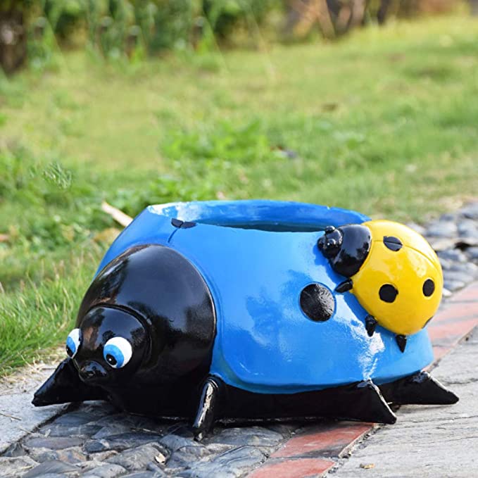 LadybugPot – Colorful flower pot with drainage system