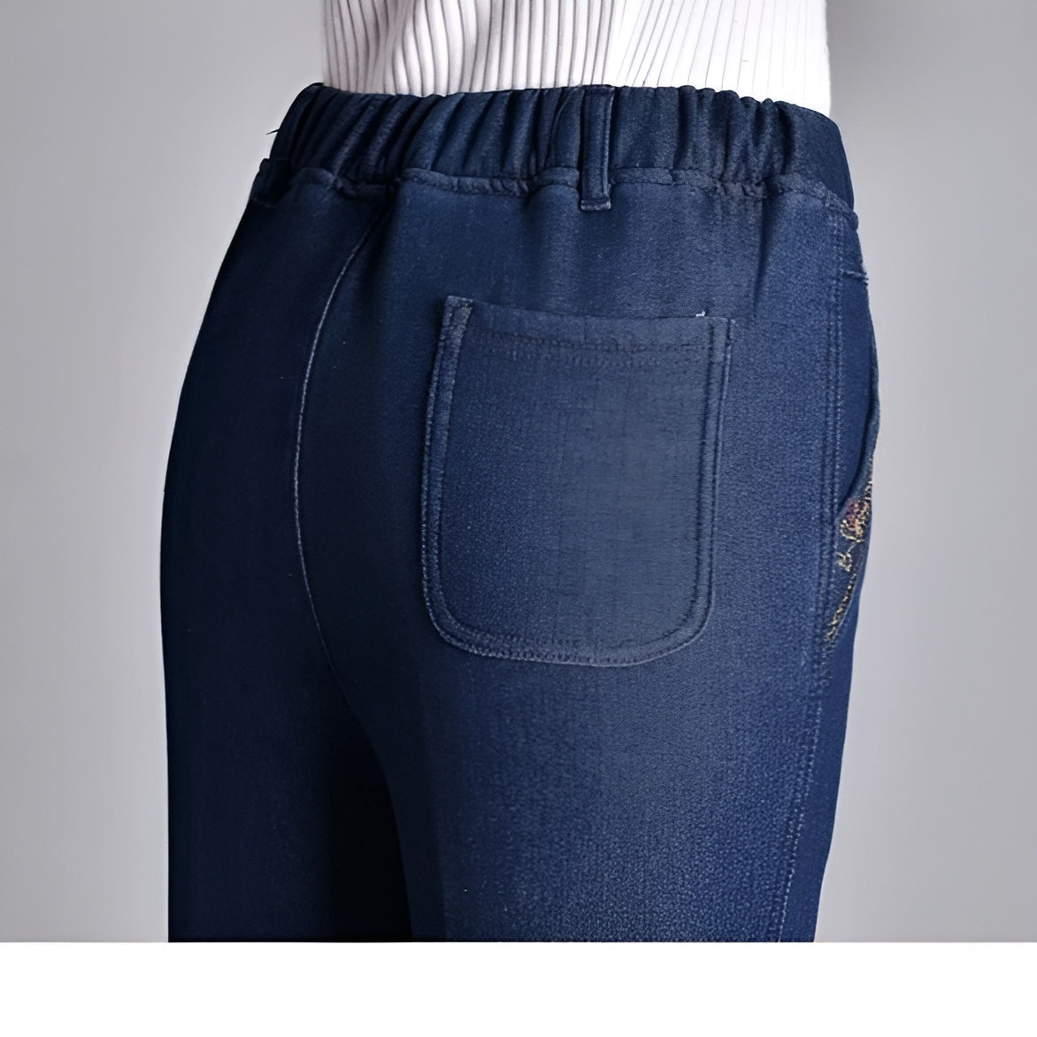CasualJeans High-Waisted Straight-Leg Stretch Jeans
