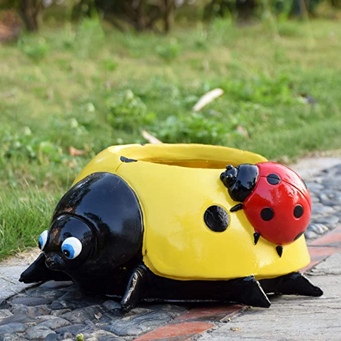 LadybugPot – Colorful flower pot with drainage system