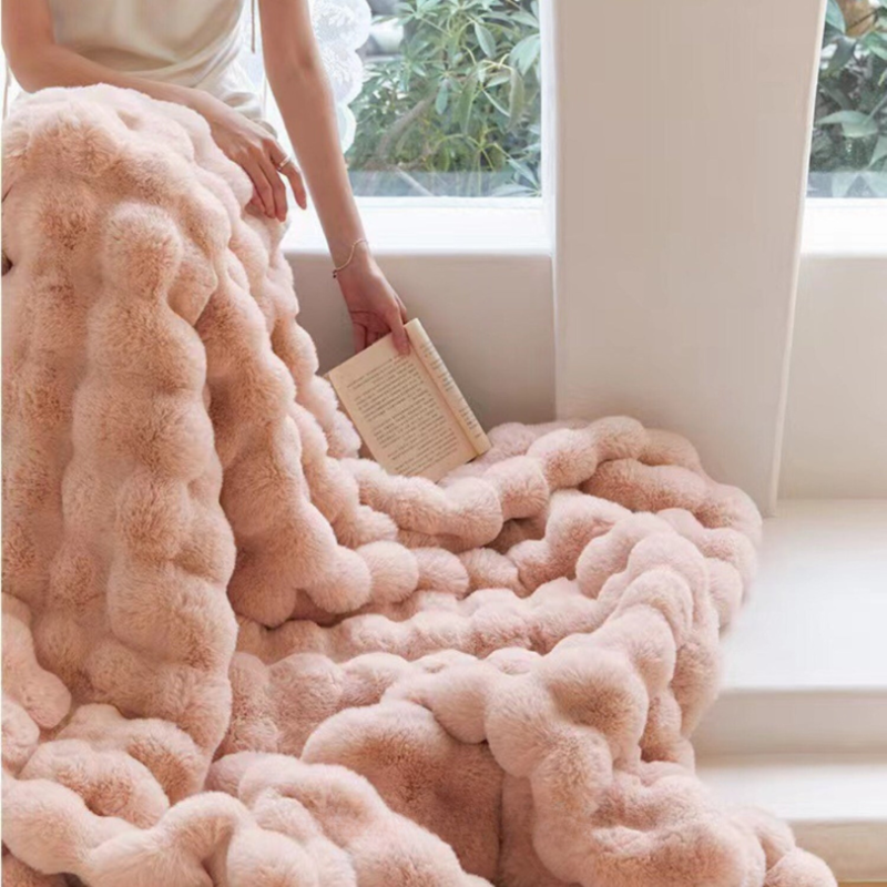 Extra Thick Throw Blanket – Fluffy Plush Blanket & Warm Winter Blanket for Sofa and Bed