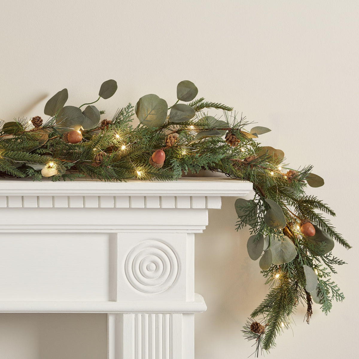 Lighted Acorn and Pinecone Christmas Garland – 1.5 m
