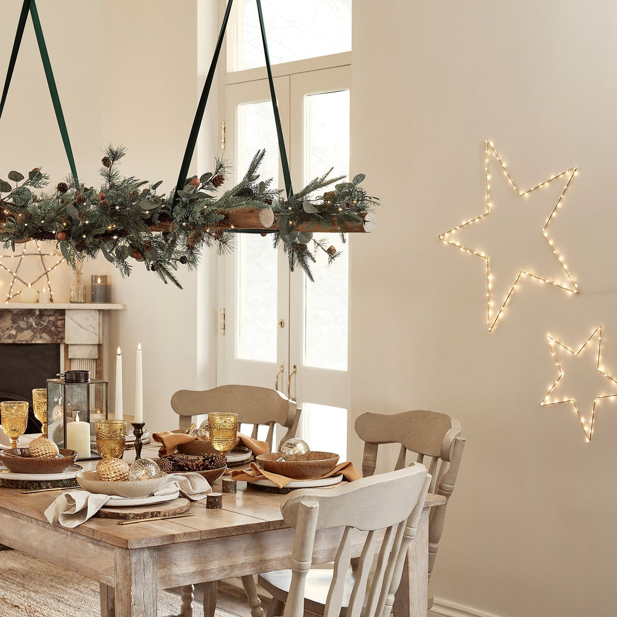 Lighted Acorn and Pinecone Christmas Garland – 1.5 m