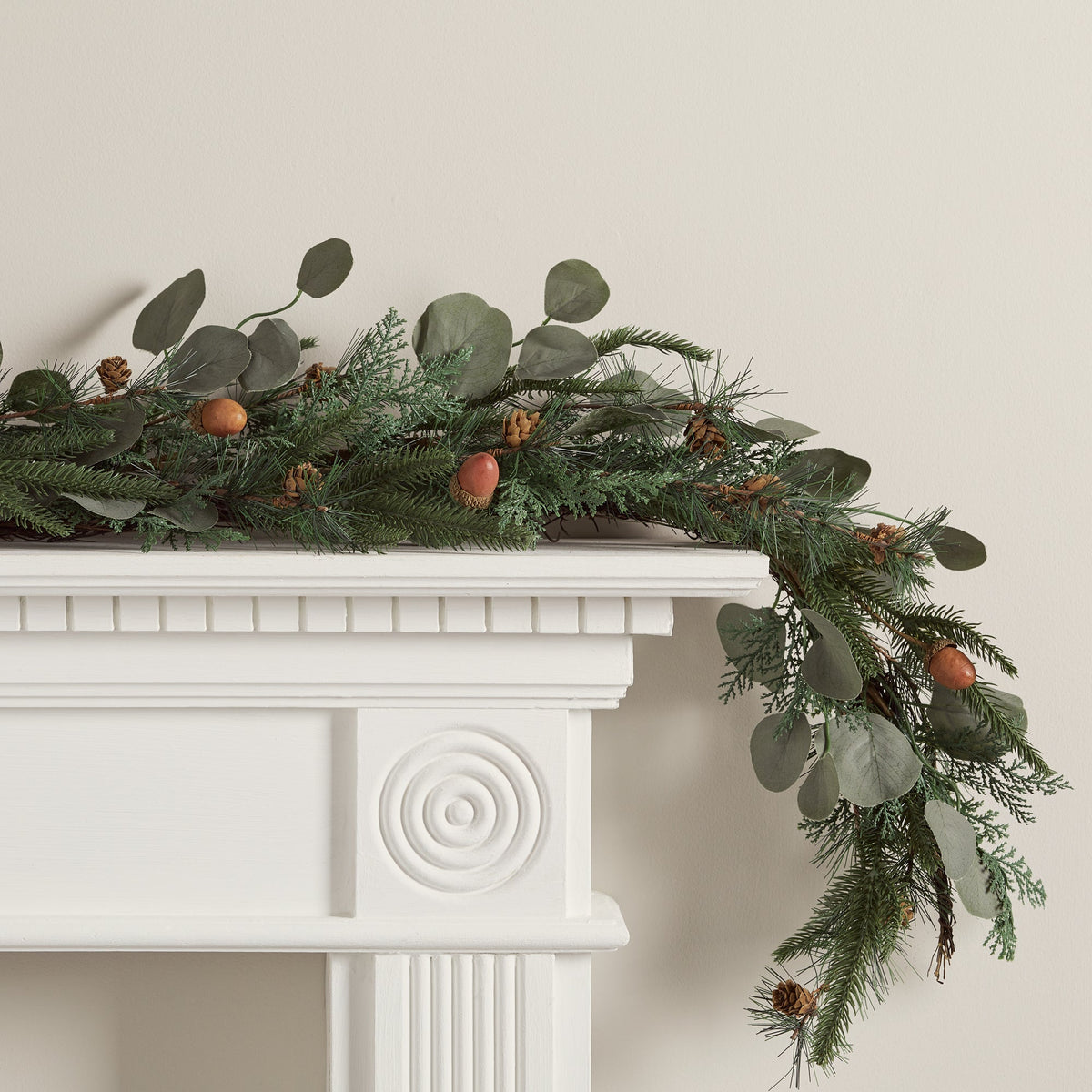 Lighted Acorn and Pinecone Christmas Garland – 1.5 m