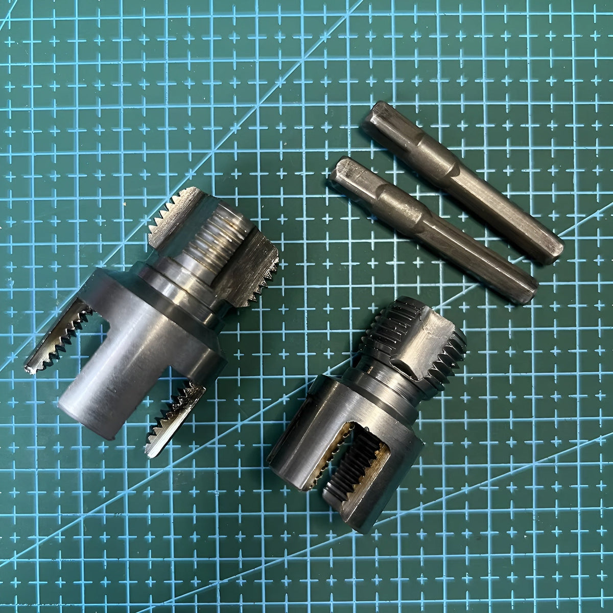 PipeThreader pipe thread cutter bit for drill