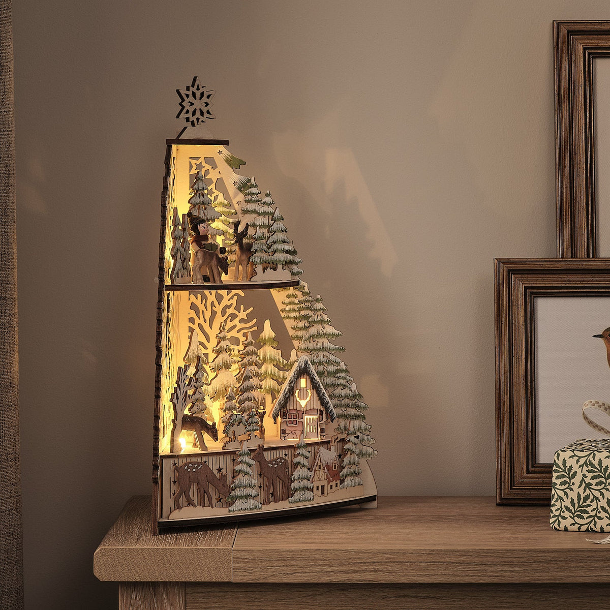 Wooden LED winter landscape with log cabin – 35 cm