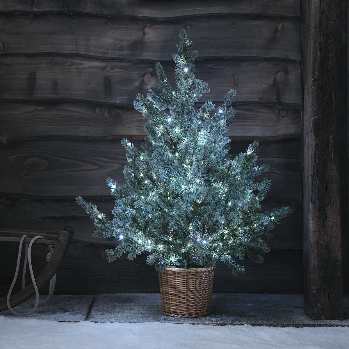 LED Christmas tree in a rattan basket – bicolor 90cm
