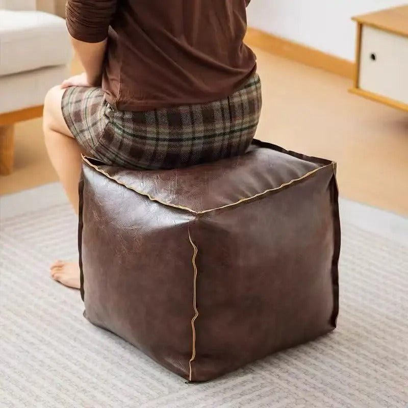 PillowBag – Multifunctional storage bag and pouf