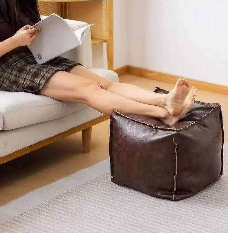 PillowBag – Multifunctional storage bag and pouf