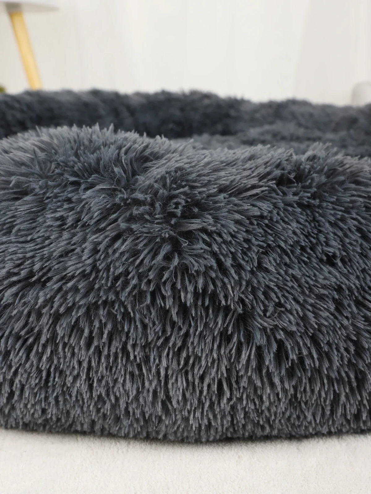 FurryBed Pet Bed Round, Calming and Washable