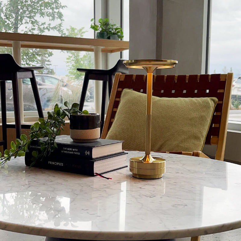 LuxeLamp – Touch bedside lamp with three light colors
