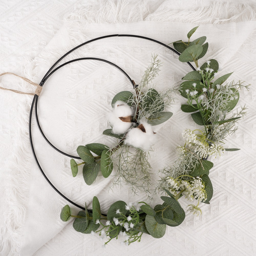 Modern Eucalyptus Christmas Wreath – LED compatible