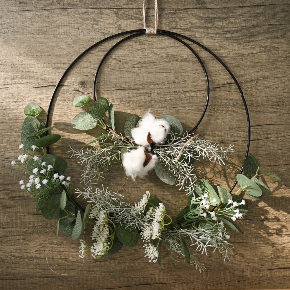 Modern Eucalyptus Christmas Wreath – LED compatible