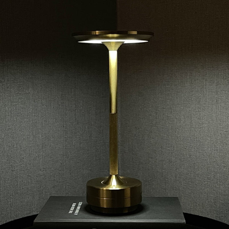 LuxeLamp – Touch bedside lamp with three light colors