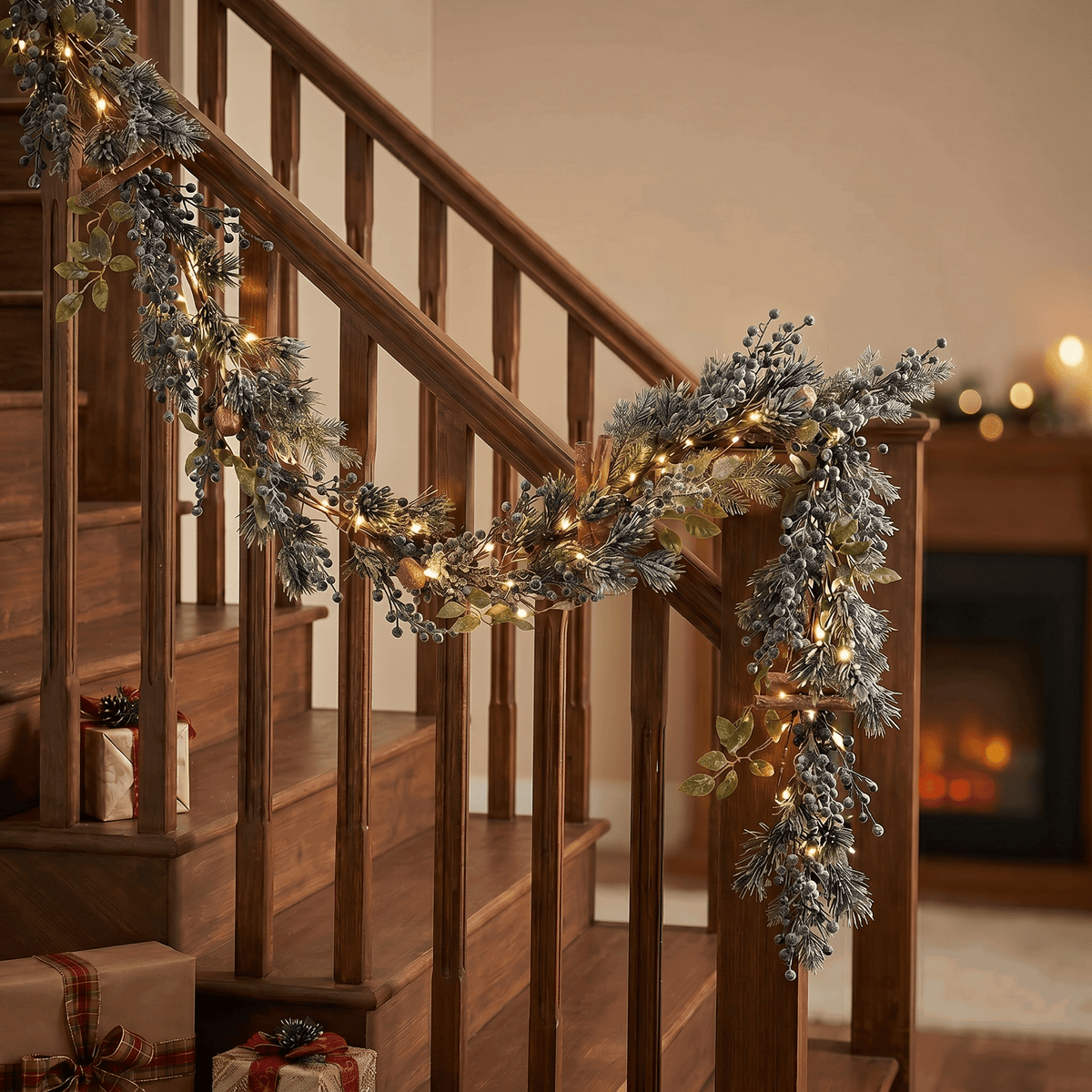 Wintry fir garland with blue berries – 180 cm